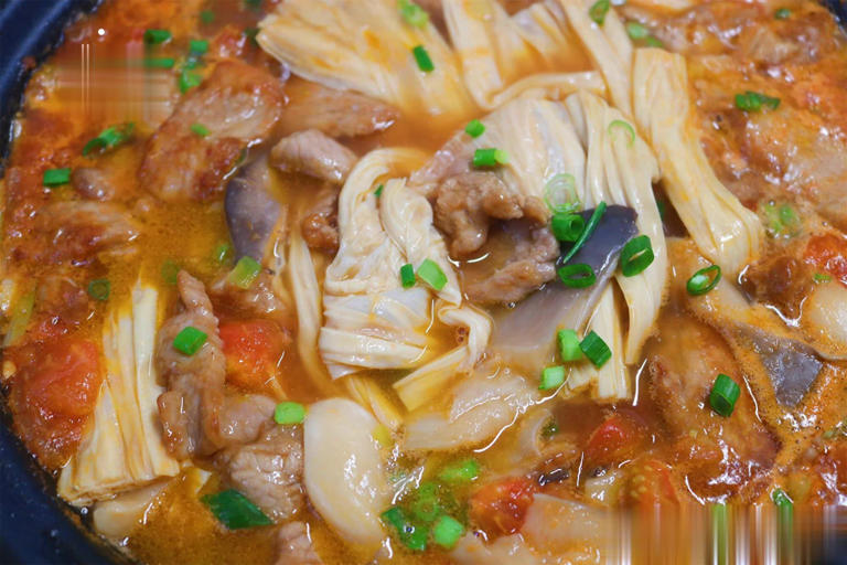 不知道吃啥？试试这样煮一锅，有肉有菜好做又好吃