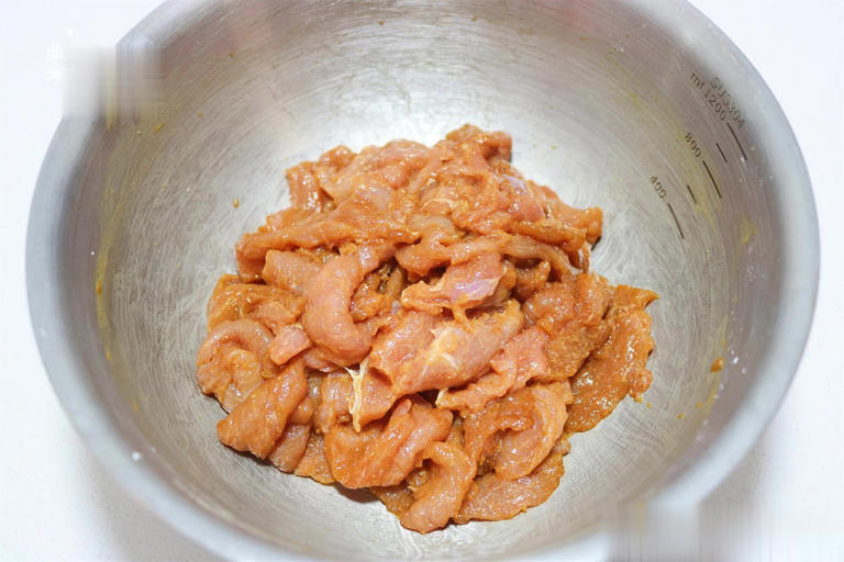 不知道吃啥？试试这样煮一锅，有肉有菜好做又好吃