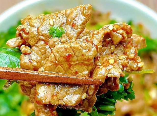 牛肉怎么腌才不硬不柴？教你正确做法，牛肉软嫩不塞牙，入味好吃