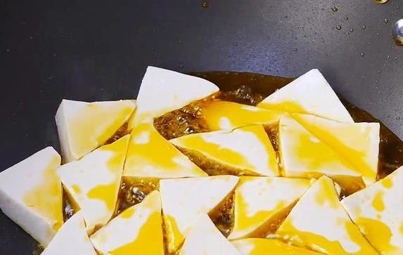 白菜豆腐这样做，家常菜变大厨味，端上桌全家抢光
