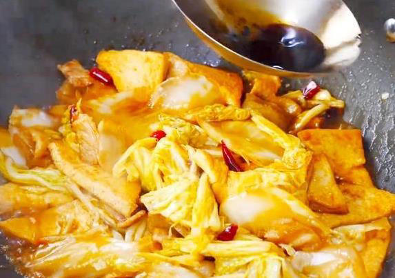 白菜豆腐这样做，家常菜变大厨味，端上桌全家抢光