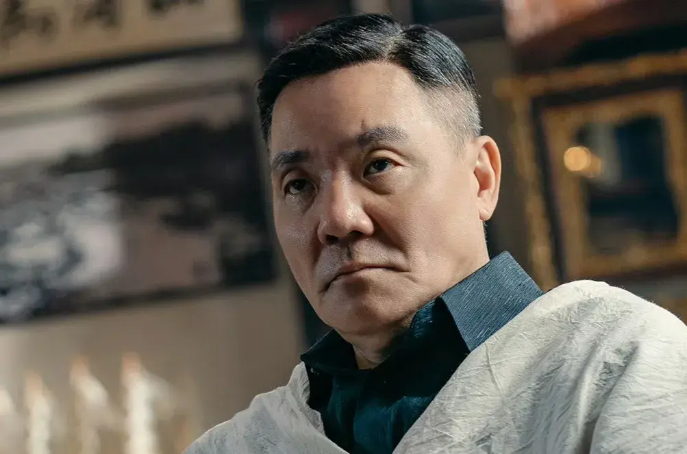 《狮城山海》许光荣以身入局！才明白给刘雄武下毒的人，是庄伯！