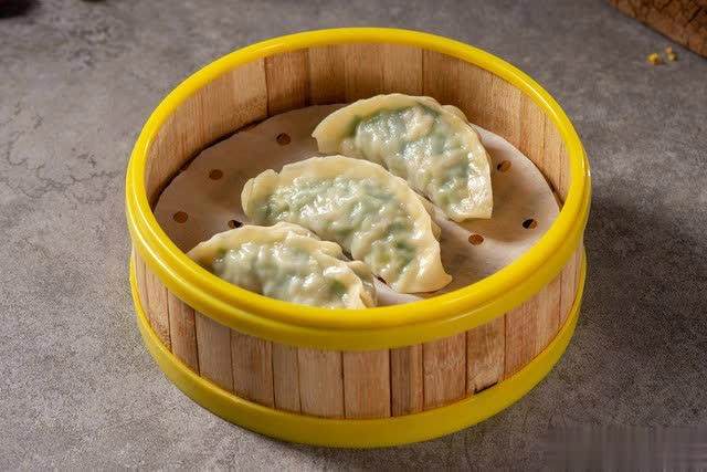 包韭菜馅饺子牢记3不放，很多人不懂难怪饺子不鲜不香