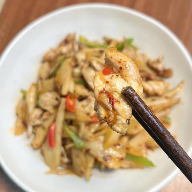 夏日餐桌C位：莲藕和它是绝配，脆爽开胃，营养全面，错过太可惜