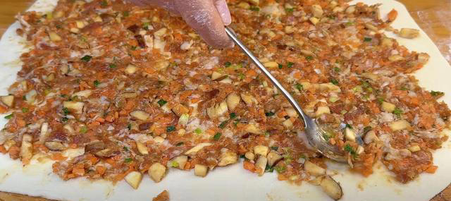 蒸花卷，直接上锅蒸是错的，教你一个小技巧，出锅蓬松暄软不塌陷