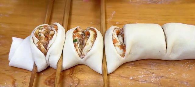 蒸花卷，直接上锅蒸是错的，教你一个小技巧，出锅蓬松暄软不塌陷