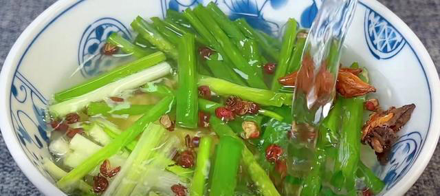 蒸花卷，直接上锅蒸是错的，教你一个小技巧，出锅蓬松暄软不塌陷