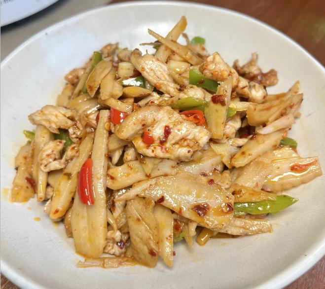 夏日餐桌C位：莲藕和它是绝配，脆爽开胃，营养全面，错过太可惜