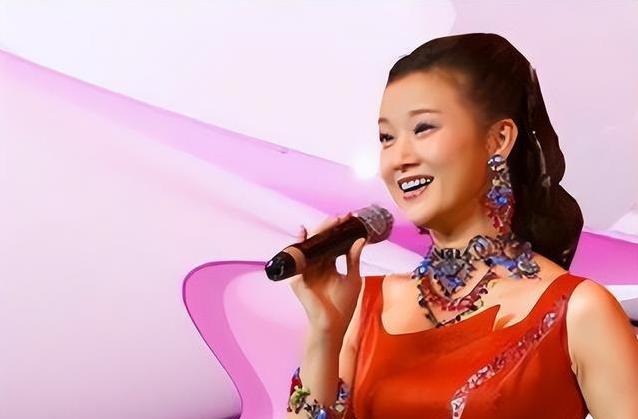 从春晚红遍全国，39岁隐退生子，她的选择让人佩服