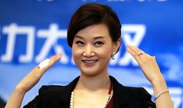 从春晚红遍全国，39岁隐退生子，她的选择让人佩服