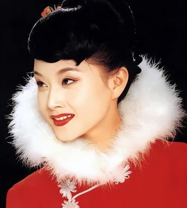 从春晚红遍全国，39岁隐退生子，她的选择让人佩服