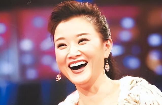 从春晚红遍全国，39岁隐退生子，她的选择让人佩服