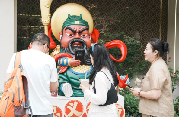 福建赛博关公火出圈，手机“碰一下”可在线许愿求签-图1