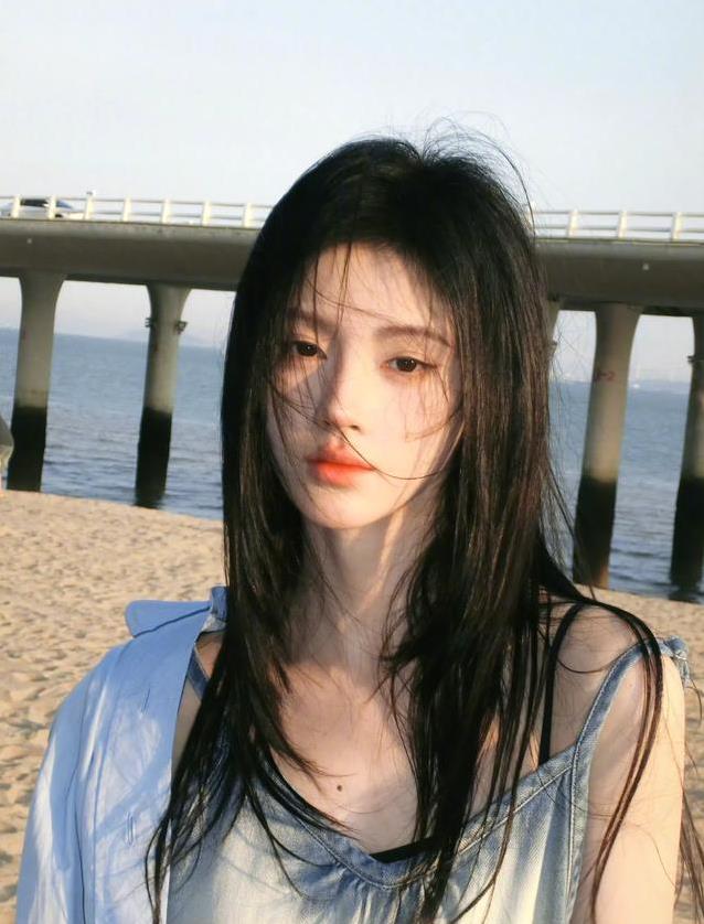 从默默无闻到古装顶流，鞠婧祎如何逆袭成流量女王？