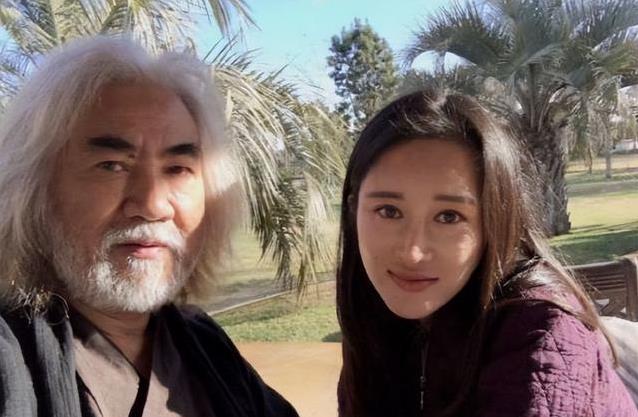 张纪中环球影城发火训妻，杜星霖素颜憔悴，4娃妈真相太心酸？