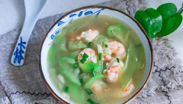 夏季，宁可不吃肉，也要多喝这3种汤，清热解暑，赛过大鱼大肉~