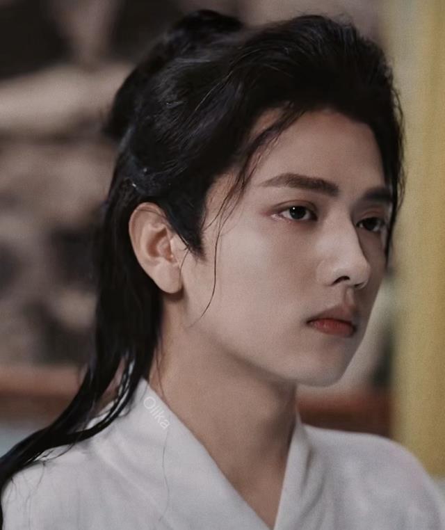 短剧男女主的花期也太短了吧，人还没有火起来，颜值已经先垮了