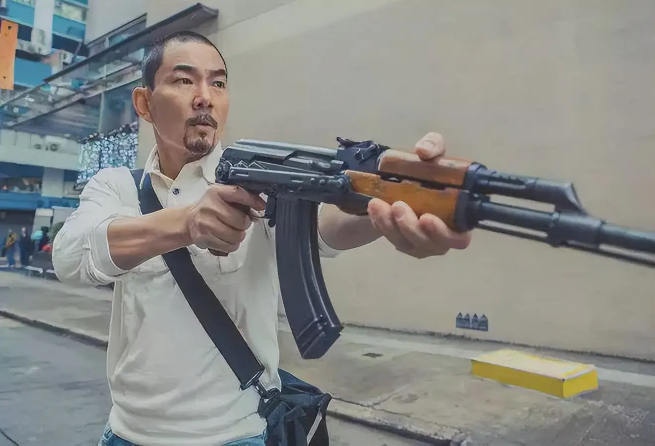 内地未上映的5部犯罪港片，每年都要看好几遍