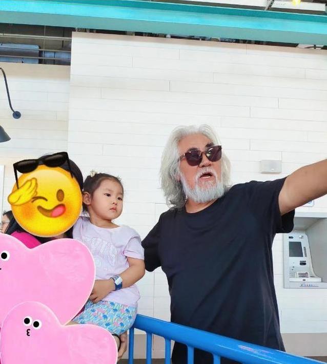 张纪中环球影城发火训妻，杜星霖素颜憔悴，4娃妈真相太心酸？