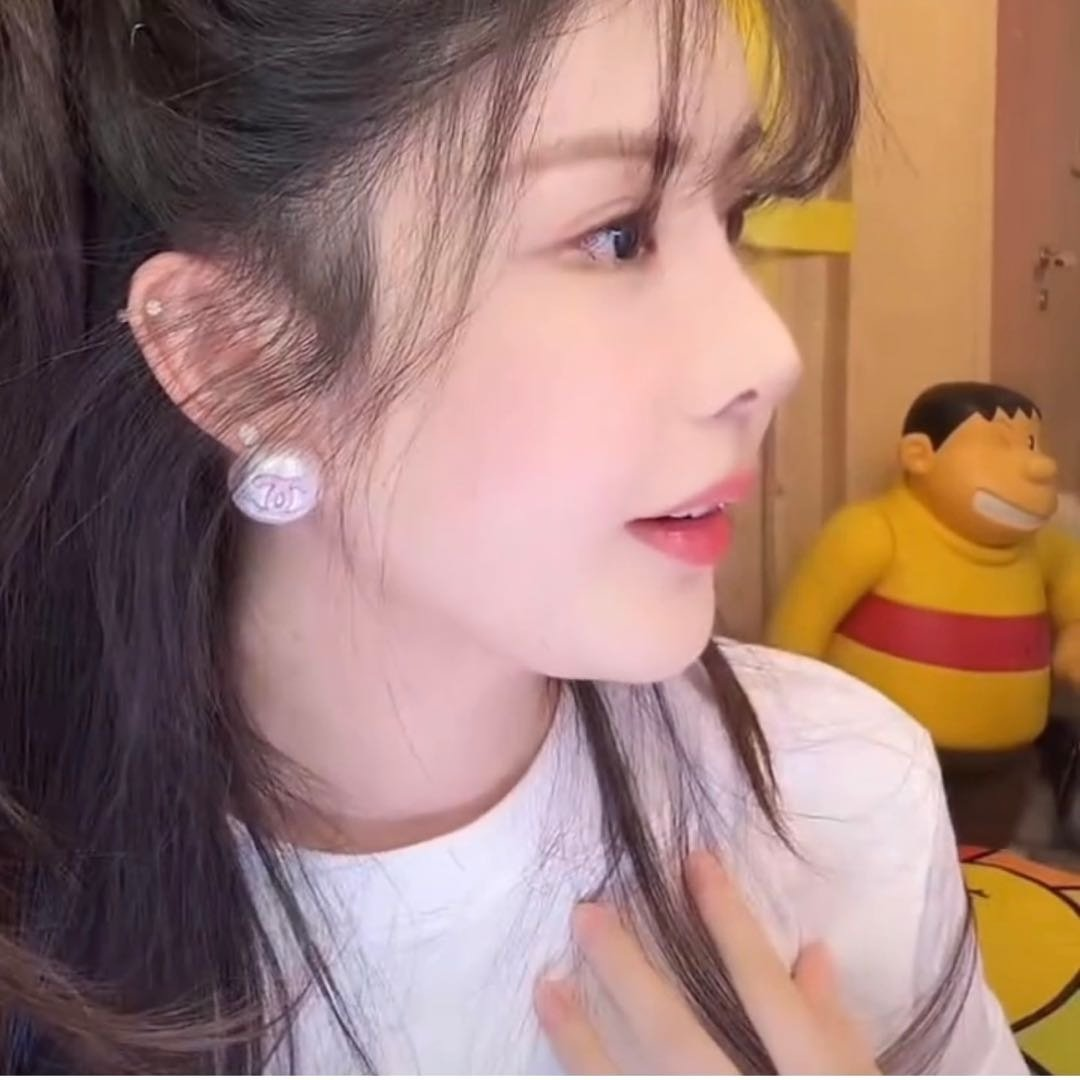 37岁韦雪直播官宣分手，16岁年龄差的姐弟恋真败给现实