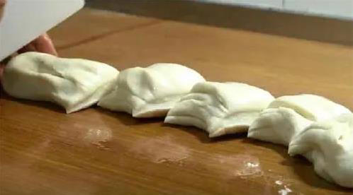 30秒烙出香软油饼，成本几块全家吃饱，你家也能零失败？