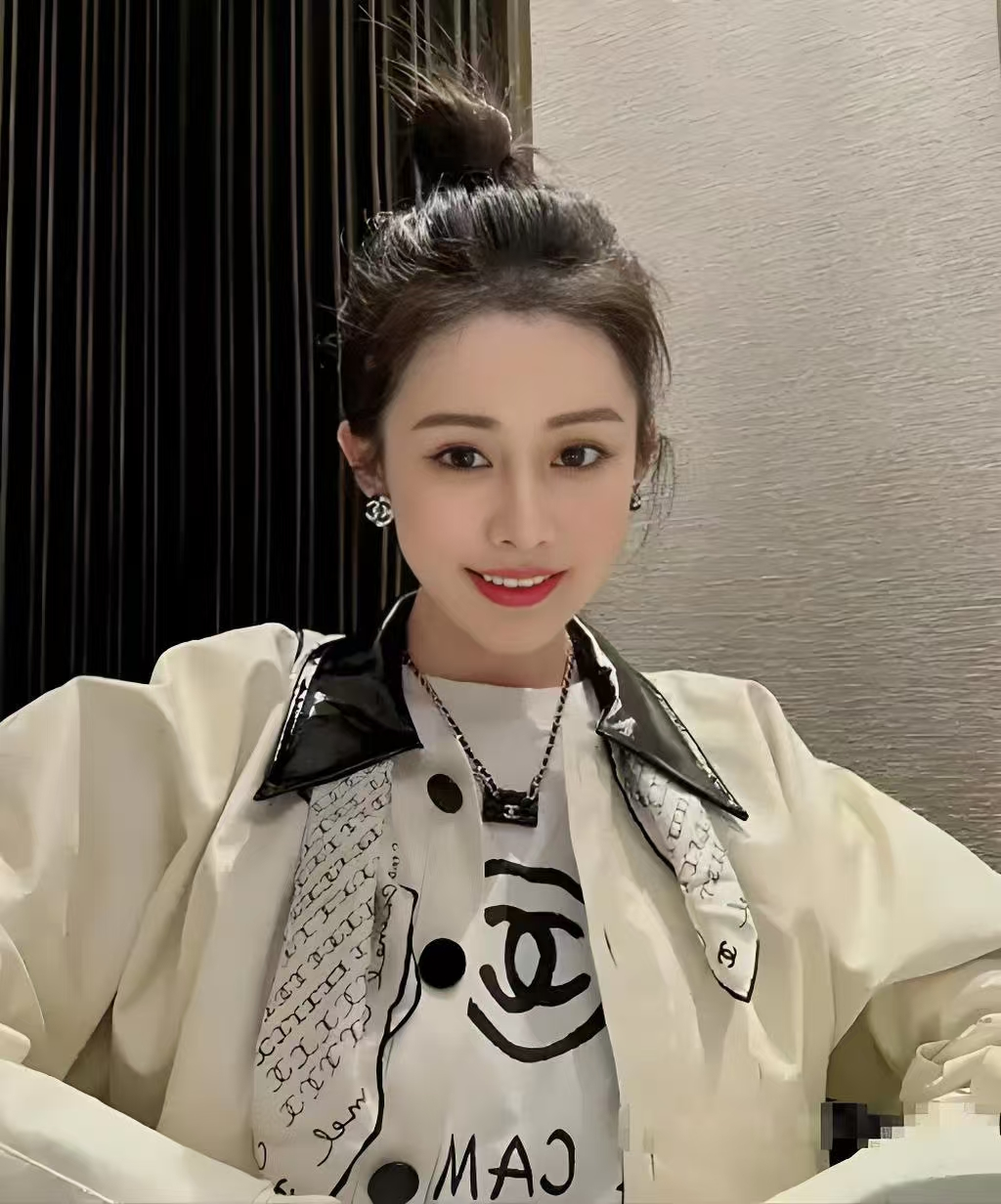 37岁韦雪直播官宣分手，16岁年龄差的姐弟恋真败给现实