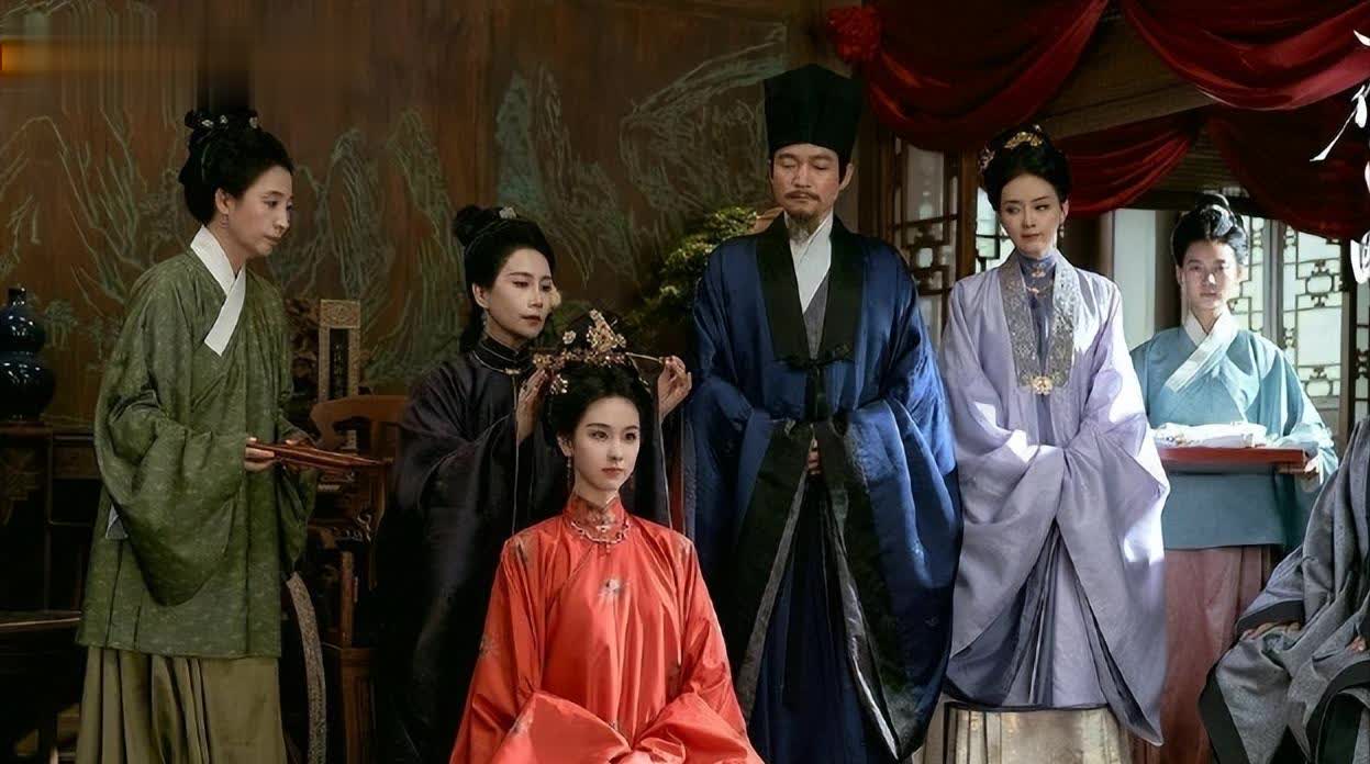 《雁回时》6主演学历曝光，辛云来中专，陈都灵喻恩泰是学霸