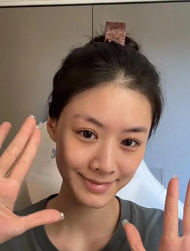 短剧女神赵夕汐生图360°无死角美貌，网友：千万别整容！