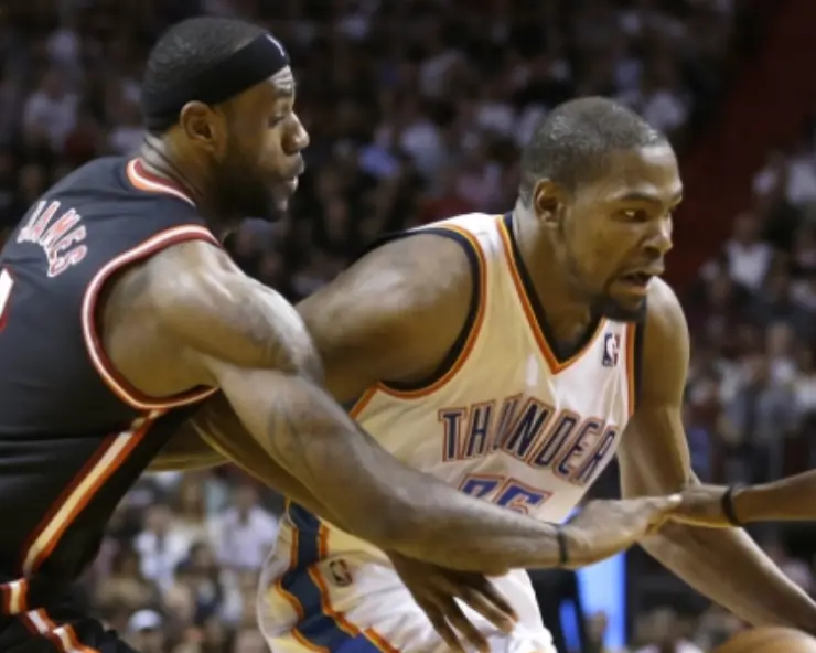 12年MVP之争，为何数据战绩更好的KD输给詹姆斯？这些因素是关键