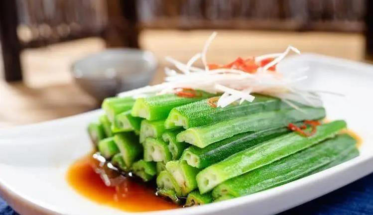 芹菜牛肉香翻天，十分钟上桌，你家常做吗？