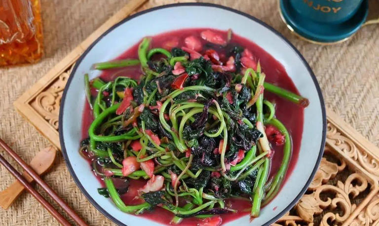 芹菜牛肉香翻天，十分钟上桌，你家常做吗？