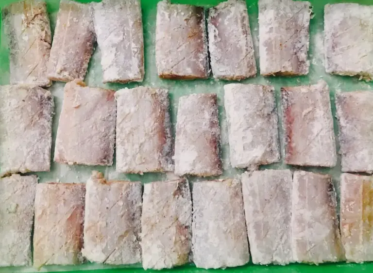 炸带鱼，不要乱加料！教你正确做法，带鱼香酥不腥，好吃得很