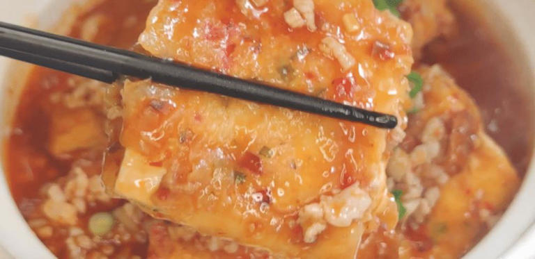 豆腐这样做太好吃了，酱汁浓郁，软嫩鲜香，汤汁拌饭都能吃3大碗
