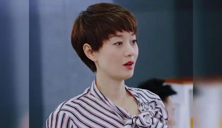 看见马伊琍深夜官宣喜讯，才意识到，她已是文章高攀不起的存在！