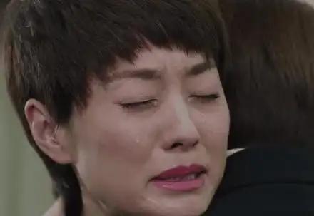 看见马伊琍深夜官宣喜讯，才意识到，她已是文章高攀不起的存在！