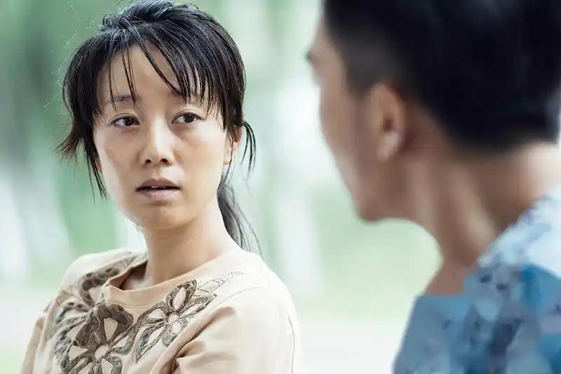 看见马伊琍深夜官宣喜讯，才意识到，她已是文章高攀不起的存在！