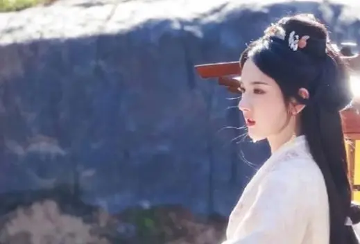 明明都是宋祖儿出演的女主，半夏和小乔的差别咋就这么大呢？