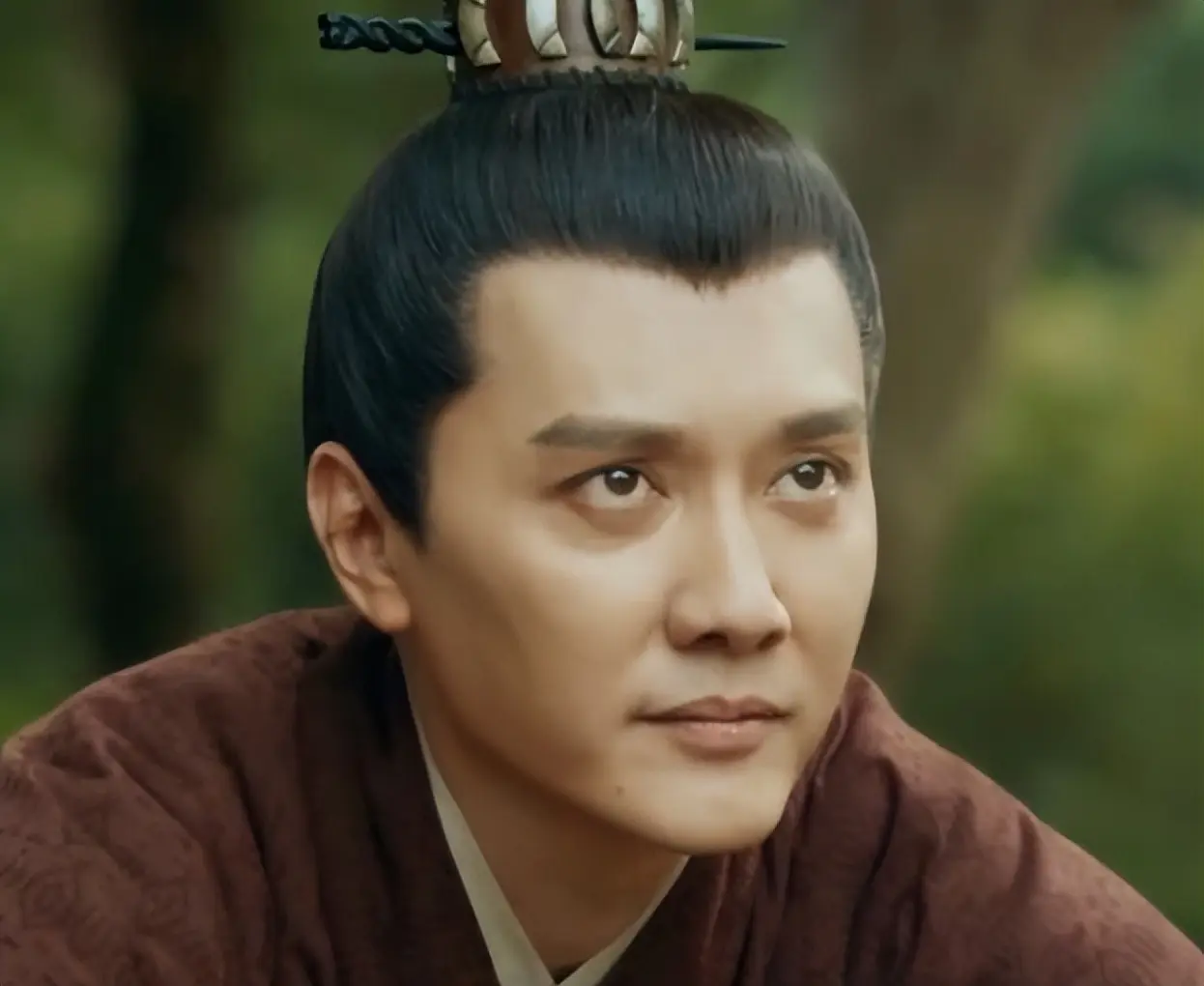 《阵地》央视首播！8位实力派坐镇，王劲松再出山，欲成2025年剧王