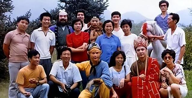 86版西游记火爆全国，徐少华26岁帅气旧照曝光，却因努力成唐僧