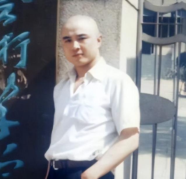 86版西游记火爆全国，徐少华26岁帅气旧照曝光，却因努力成唐僧