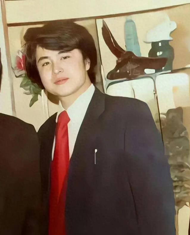 86版西游记火爆全国，徐少华26岁帅气旧照曝光，却因努力成唐僧