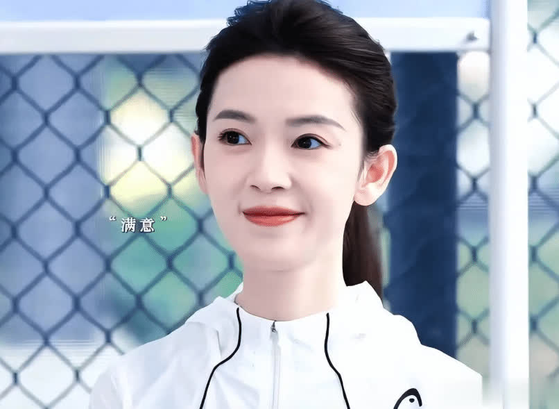 从《玫瑰的故事》到《蛮好的人生》，她瘦到脱相却添高知气质