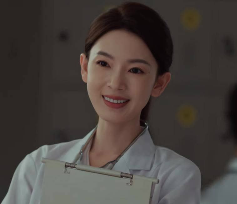 从《玫瑰的故事》到《蛮好的人生》，她瘦到脱相却添高知气质