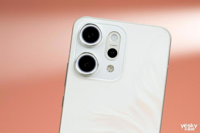 OPPO Reno14 Pro 评测：Live图天花板？长焦+4K+爆闪三招玩转动态美学