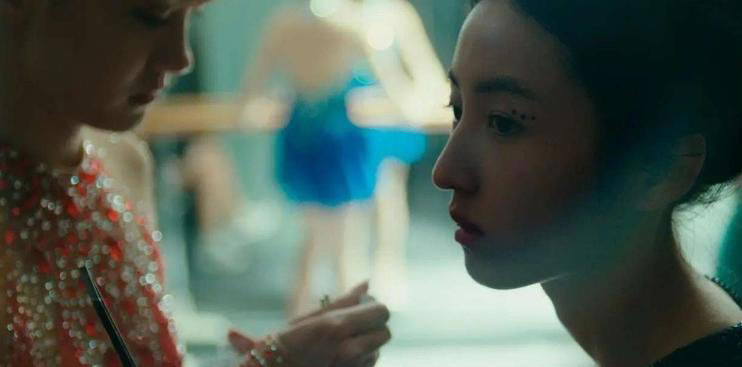 《花漾少女杀人事件》戛纳首映，张子枫挑战高难度演技获赞