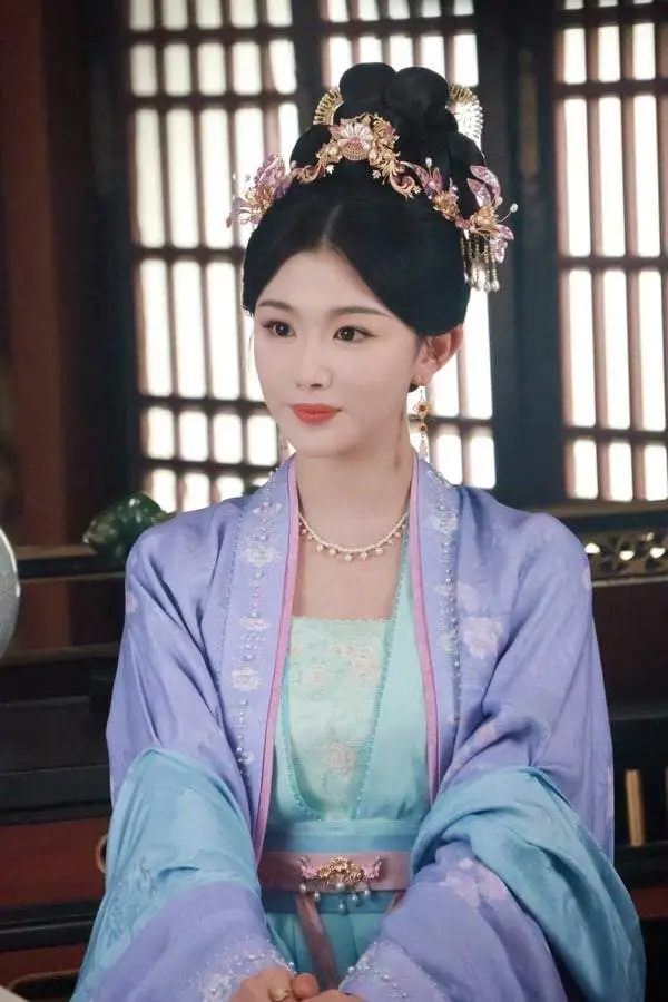 网评2025古装剧「新一代古装美人」TOP10!《折腰》宋祖儿第4，孟子义第3，冠军天选古人