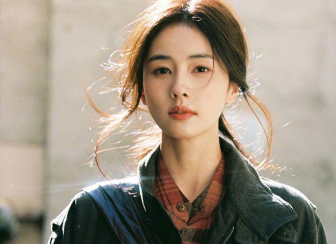 李一桐：内娱中的“体寒”演员，火不起来的原因何在？