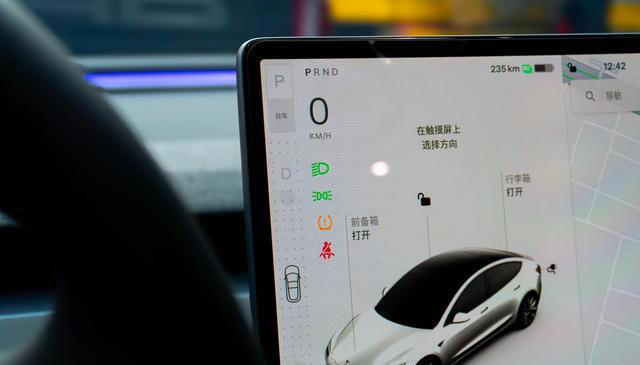 “啥都没有”的特斯拉，为啥大厂程序员都爱买？太知道同行水平了