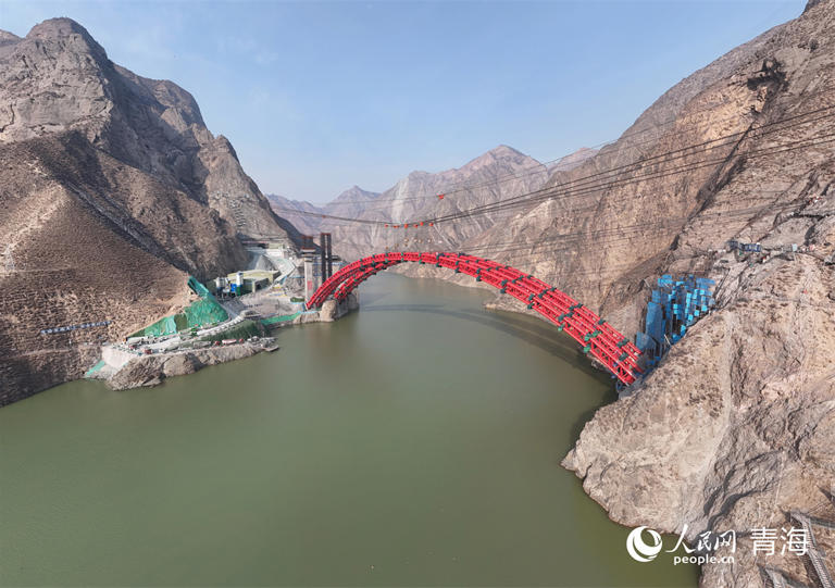 黄河浪尖架通途