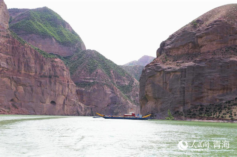 黄河浪尖架通途